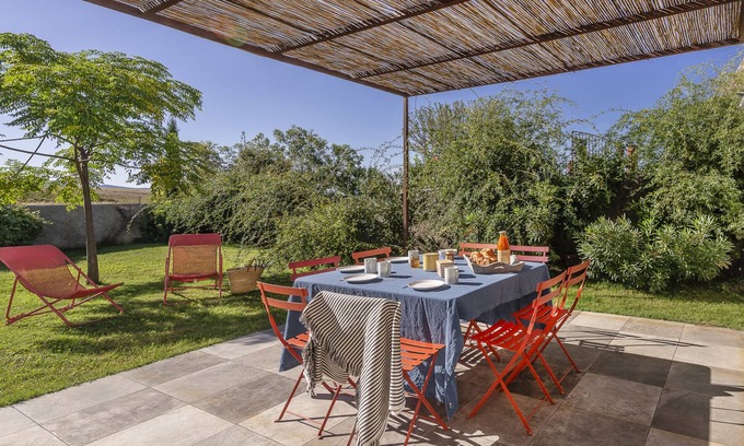 Moustiers-Sainte-Marie House | Character House Moustiers Sainte Marie overlooking lavender fields