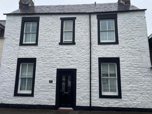 Moffat House | Character cottage in centre of Moffat