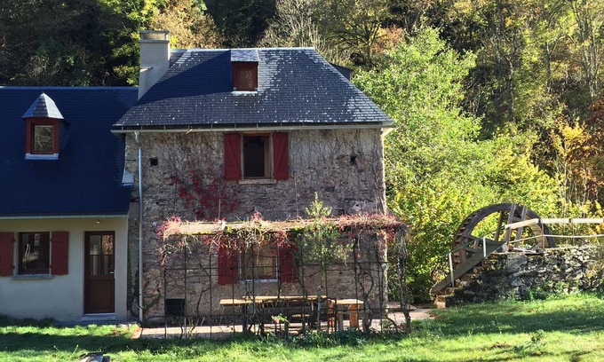 Jezeau Other | Character house built in an old mill - sleeps 6 2 large bedrooms