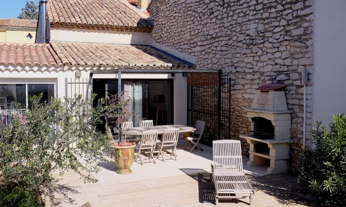 Tavel House | Character house located in a pretty village
