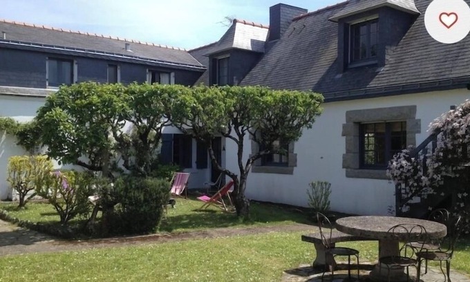 Kervoyal House | Character house with fruit garden