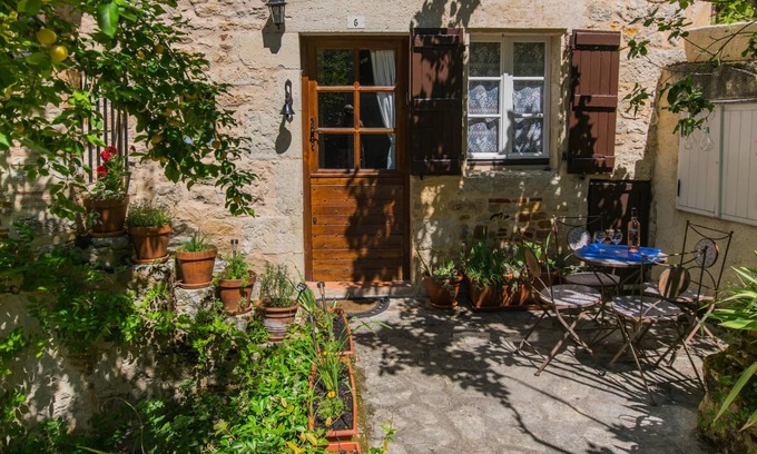 Puy-l'Eveque House | Characteristic village house at 20m from the river Lot
