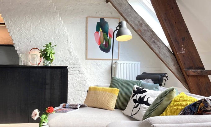 Stationsbuurt Noord Apartment | Charles Loft: design penthouse near museums and the city-center of Ghent.