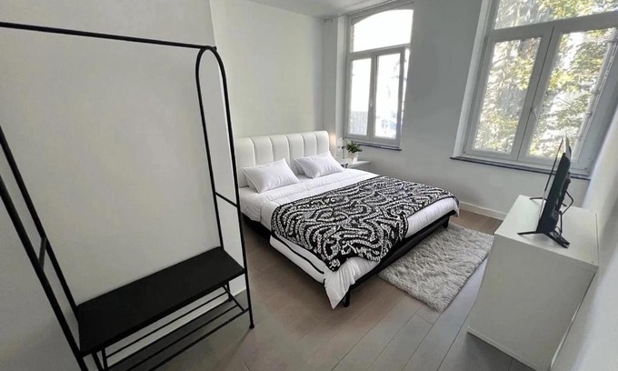 Charleroi Apartment | Charleville E centre - gare - aéroport