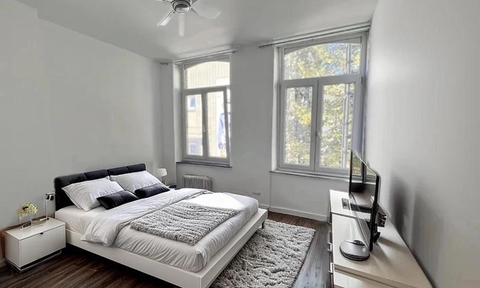 Charleroi Apartment | Charleville H centre - gare - aéroport