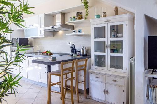 Serra li Pozzi Apartment | Charlotte Apartment - For family and groups