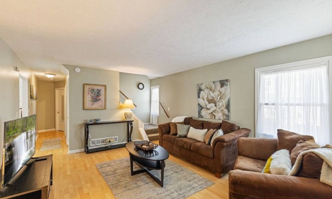 North Greece House | Charlotte Charmer - 3 Bdrm.