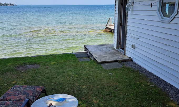 Georgina Cottage | Charlotte's Cottage-Lake Simcoe - KeswicknA perfect Lake vacation!