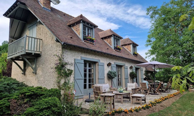 Sainte-Genevieve-les-Gasny House | CHARMING HOUSE, quiet, sleeps 9, 5 BEDROOMS/4 BATHROOMS - 3mn GIVERNY