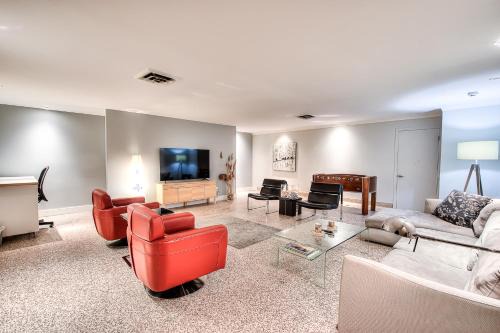 Maisonneuve Apartment | Charm & Luxury Vacation Headquarters to Downtown!
