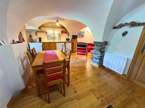 Villarabout Apartment | Charmant 3P à 4km des pistes avec Wifi à Saint-Martin-de-Belleville - FR-1-452-388