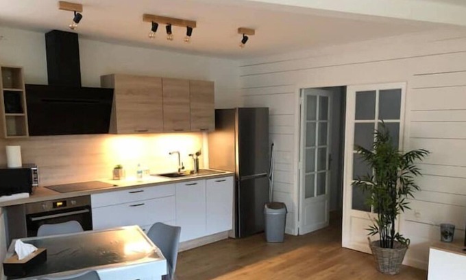 Quartier de France Apartment | Charmant 3 Pièces Refait à Neuf Avec Jardin
