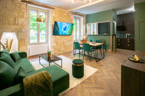 Fontenay-le-Comte Apartment | # Charmant appartement avec jacuzzi -option- #