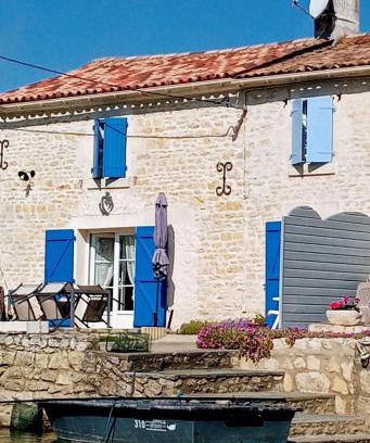 La Taillee House | - Charmant Gîte au Calme - "La Maison de La Taillée aux Volets Bleus" - Bord de Rivière - Pêche - Marais Poitevin - Vendée
