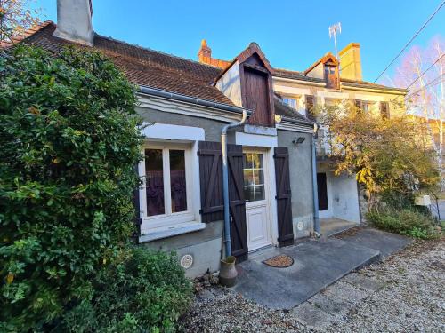 Briantes House | Charmant Gîte en Berry avec Cheminée, Près de La Châtre, Golf et Activités Œnature - FR-1-591-130
