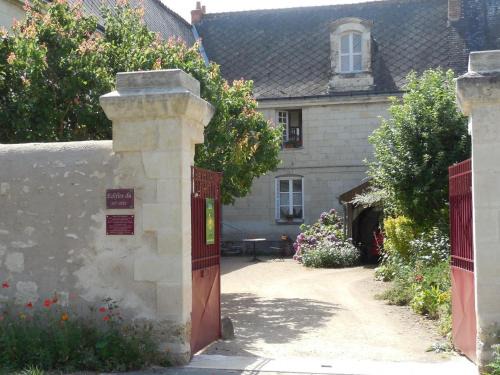 Berthenay House | Charmant Manoir Historique avec Jardin Privatif à Berthenay, Proche des Châteaux de la Loire - FR-1-381-5