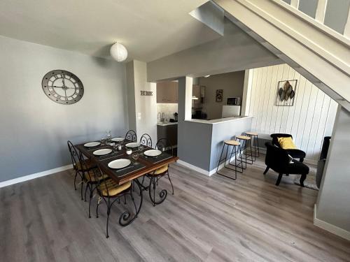 Blere Apartment | Charmant petit duplex centre Bléré