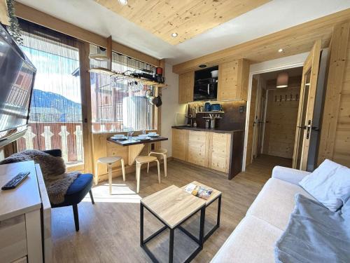 Cohennoz Apartment | Charmant studio à 300m des pistes et commerces du Cernix - balcon, parking, casier à skis - FR-1-595-99