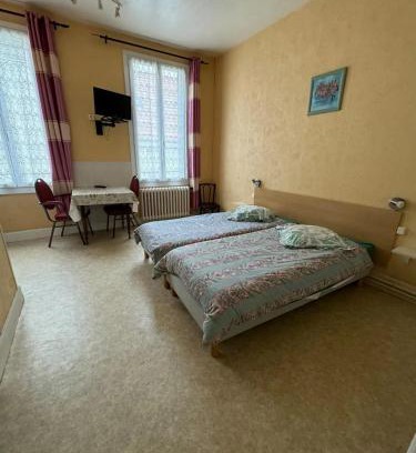 Neris-les-Bains Apartment | Charmant studio à Néris-les-Bains 20 m² avec jardin privé