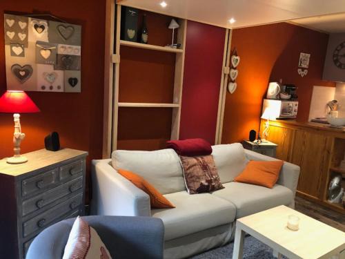 Pra Loup Apartment | Charmant studio à Pra Loup 1600, proche des pistes avec balcon et wifi - FR-1-165A-14