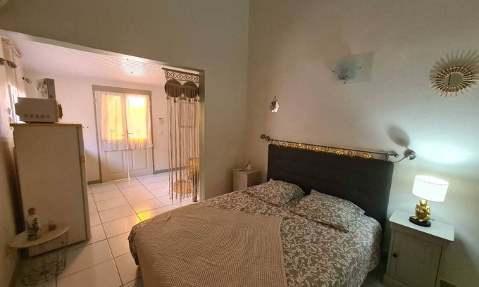 Dampierre Apartment | Charmant Studio Avec Piscine A 5 Minutes DE LA Plage!