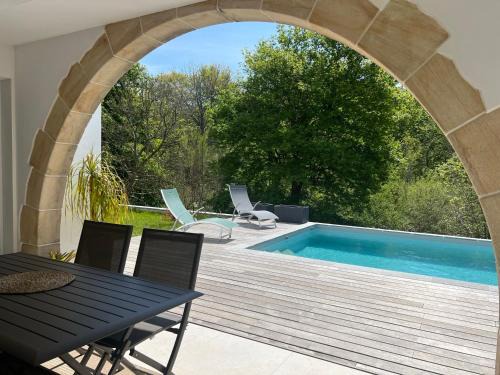 Ciboure Apartment | Charmant T3 avec piscine et parking dans maison basque - FR-1-239-927