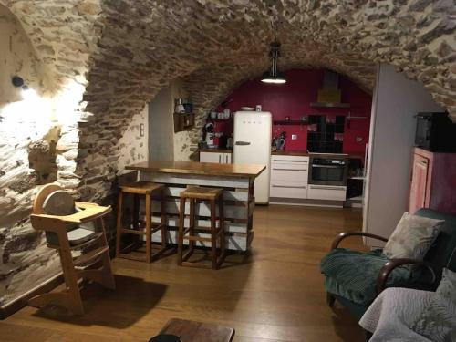 Saint-Jean-de-Fos Apartment | charmante cave voûtée 4 personnes