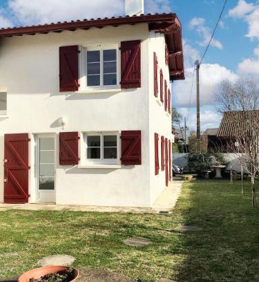 Arcangues House | Charmante maison à Arcangues avec vue sur les montagnesEL