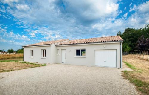Saint-Jean-d'Eyraud House | Charmante Maison À La Campagne