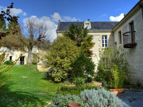 Seuilly House | Charmante maison avec jardin privé, cheminée et WIFI - FR-1-381-67