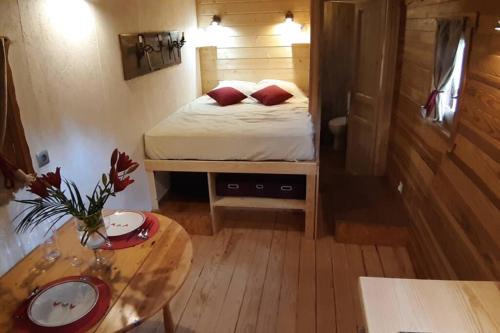 Saint-Cirgues-de-Prades Ski Chalet | Charmante Roulotte atypique