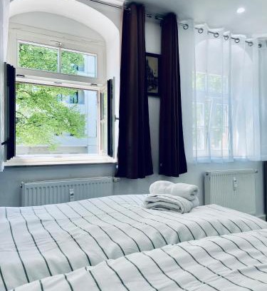 Lutherviertel House | Charmantes Zimmer mit Parkplatz & Restaurant