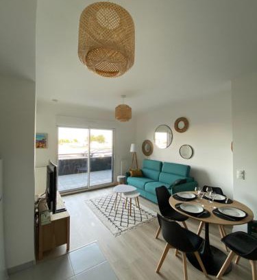 Dunkerque Centre Apartment | Charme des quais, proche centre et plage