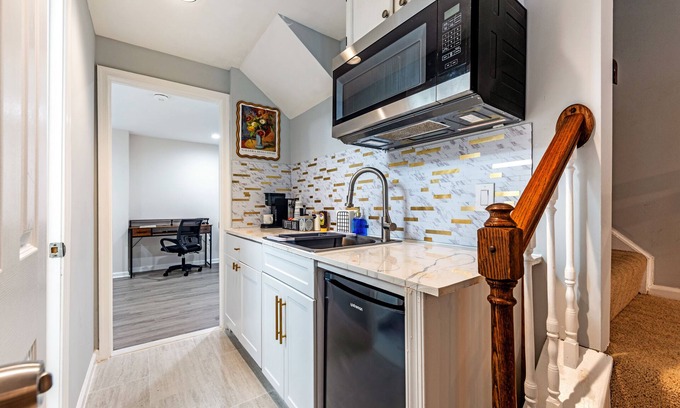 Germantown House | Charming 1 bed, 1 bath in the Heart of Germantown