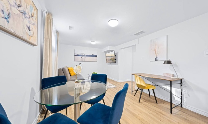 Barrie Apartment | Charming 1-bed basement, WI-fi & Pull Out Sofa