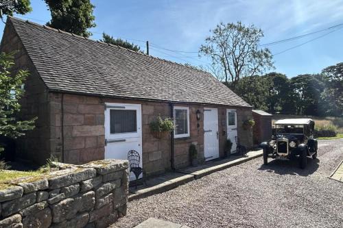Cauldon Low House | Charming 1 Bed Peak Dist Cottage Barn Alton Towers