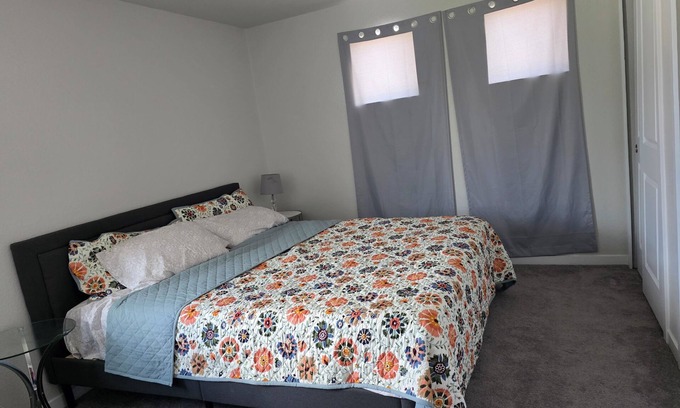 Northgate House | Charming 1-bedroom in marvelous Colorado Springs with WiFi, AC