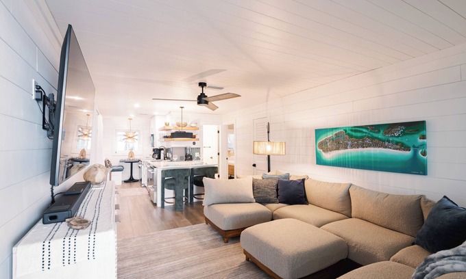 Bradenton Beach Condo | Charming 1-bedroom condo on Bradenton Beach