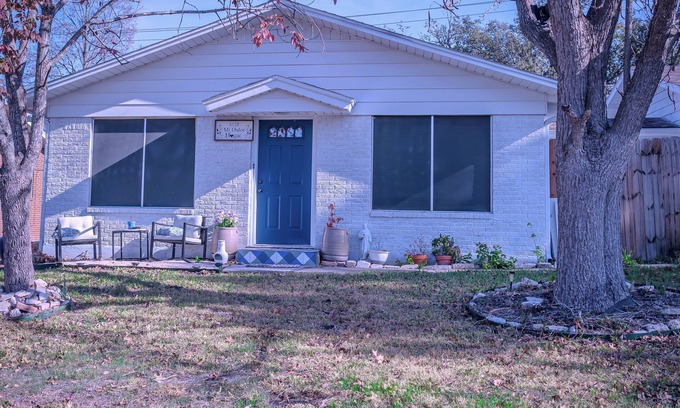 Copperas Cove House | Charming 1-bedroom house with WiFi, AC . within 5 miles from Military Base