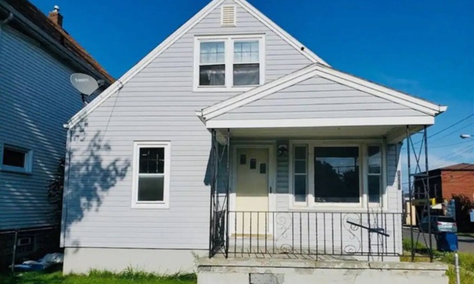 Niagara Falls House | Charming 1-bedroom house with AC, WiFi in lovely Niagara Falls, NY
