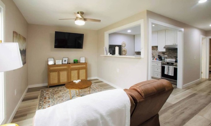 Enterprise Apartment | Charming 1-bedroom apartment in Enterprise with WiFi, AC