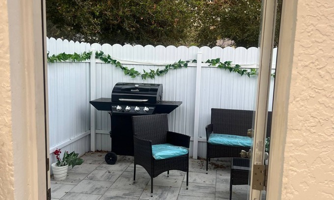 Olga Apartment | Charming 1-bedroom apartment with WiFi, fitness room in Fort Myers