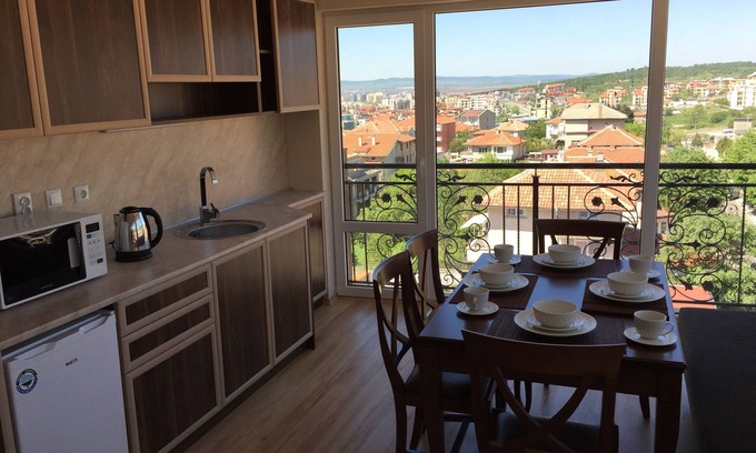 Sveti Vlas Apartment | Charming 1-bedroom apartment with AC and WiFi in sunny Sveti Vlas with Sea view