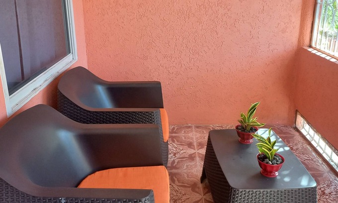 West End Apartment | Charming 1-bedroom apartment in enchanting Negril with AC, WiFi