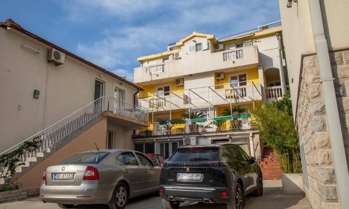 Becici Apartment | Charming 1-bedroom Apartment for 4ppl in Sea Vicinity