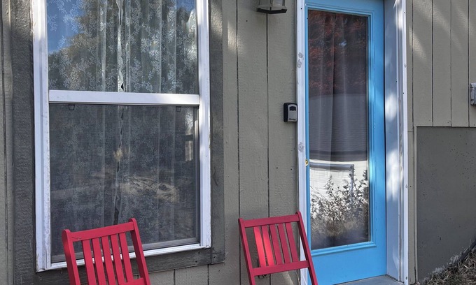 Weston Apartment | Charming 1-bedroom apartment in downtown historic Weston