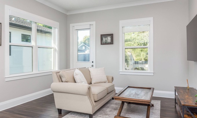 New Suburb Beautiful Apartment | Charming 1-bedroom apartment in excellent quiet South Tampa NeighborhoodAC, WiFi