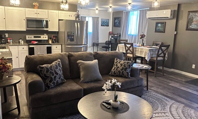 Elko Apartment | Charming 1-bedroom apartment in enchanting Elko with WiFi, AC