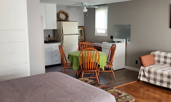 Buffalo Apartment | Charming 1-bedroom apt Buffalo WY, on creek, AC, WiFi, & 1 block from downtown.