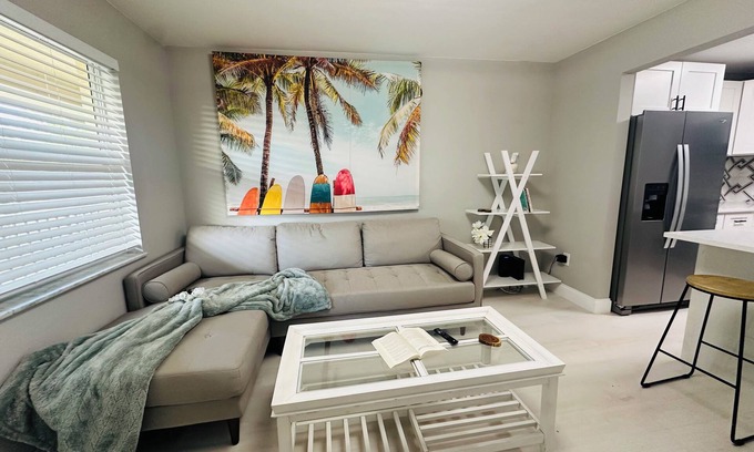 Clearwater Condo | Charming 1-bedroom condo in Beautiful Clearwater with AC, Pool, WiFi